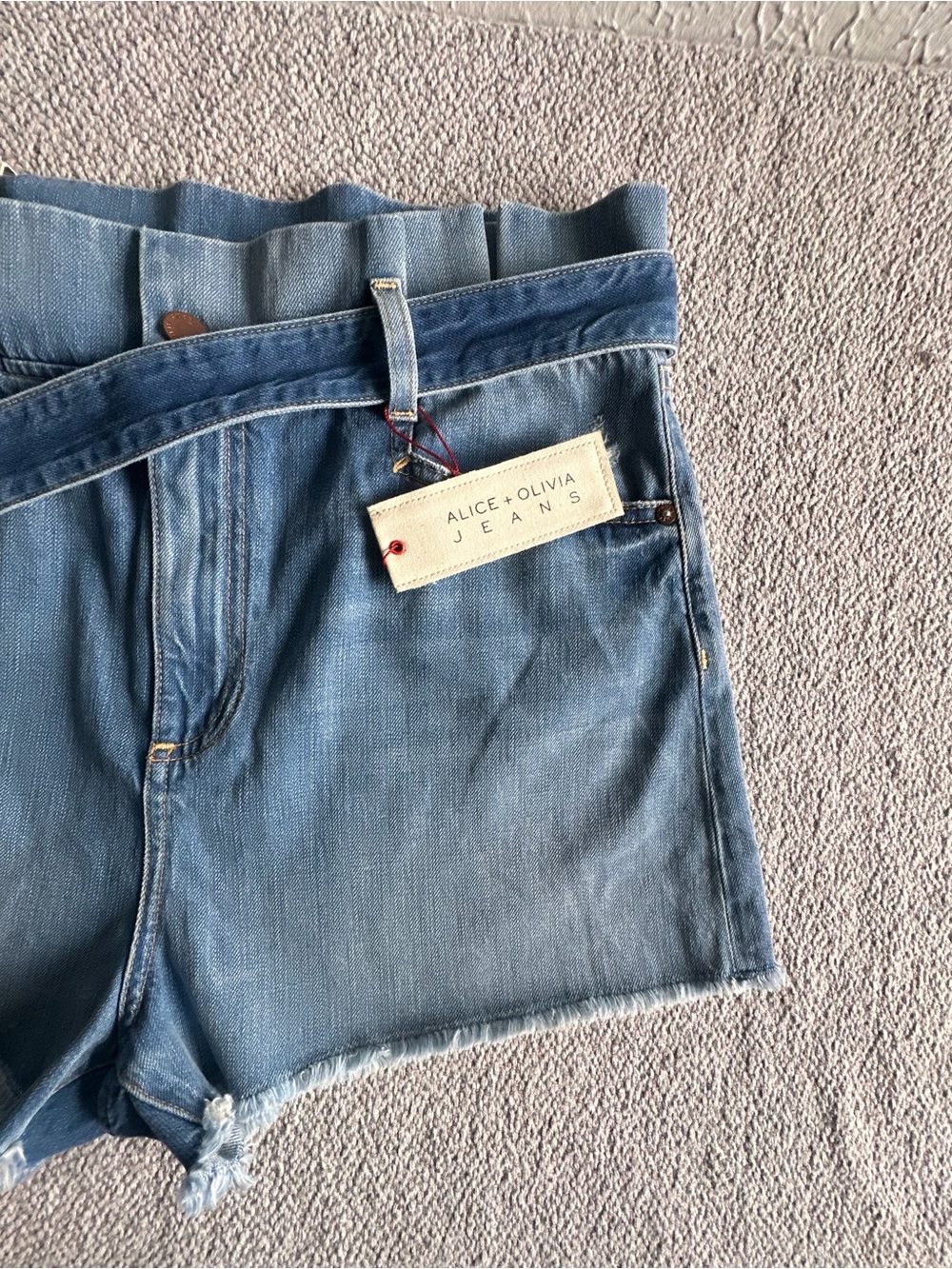 Alice + Olivia Paperbag Denim Shorts High Waist Belted
Distressed Sz 32 NWT - Picture 9 of 16